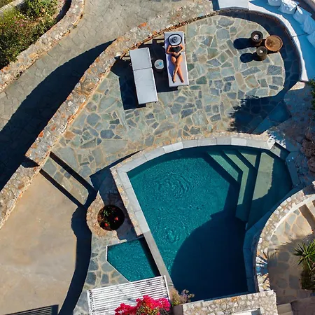 Mikros Vorias * カラボスタシス