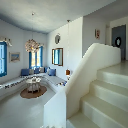 Mikros Vorias فيلة كارافوستاسيس